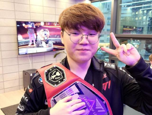 吉鲁职业生 吉鲁职业生